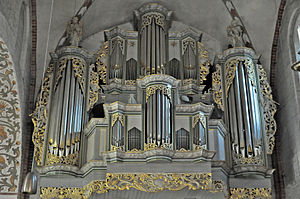 Mölln St. Nicolai Orgel.jpg
