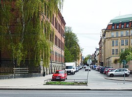 Maria Skolgata österut med Mariaskolan till vänster.