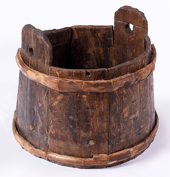 File:MaryRose-wooden bucket5.JPG