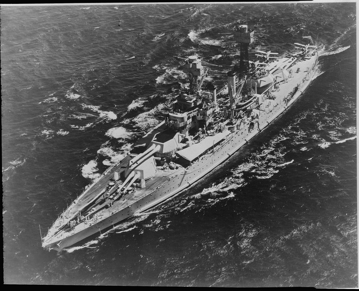 File:Maryland (BB46). Starboard beam, underway, 08-23-1935 - NARA - 520812.tif