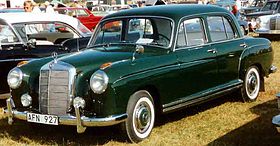 Mercedes-Benz 220.jpg