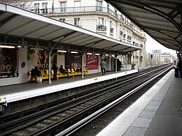 Metro Paris - Ligne 6 - station Passy 04.jpg