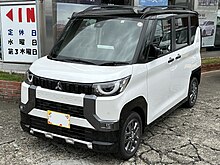 Mitsubishi DELICA MINI T Premium 4WD (4AA-B38A-HXTTZZ) front.jpg