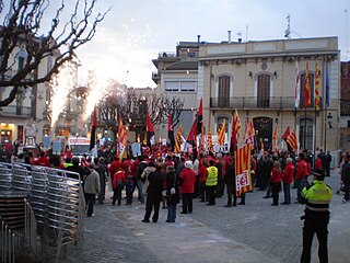 Español: Manifestación de los trabajadores de Derbi en la Plaça Prat de la Riba de Mollet del Vallès. Català: Manifestació dels treballadors de Derbi a la Plaça Prat de la Riba de Mollet del Vallès.