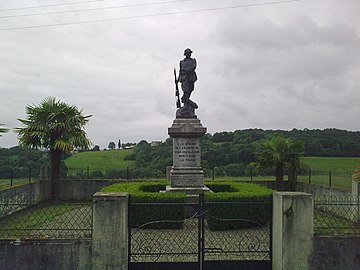 Le monument aux morts.