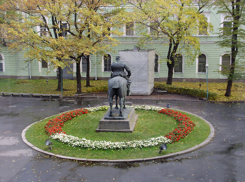 File:Monument to Alexander III (back view).jpg