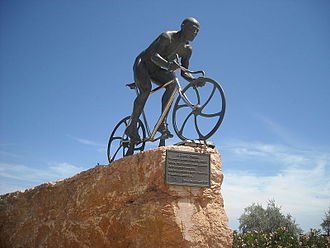 Statue dedicated to Pantani at Cesenatico Monumento Pantani Cesenatico.jpg