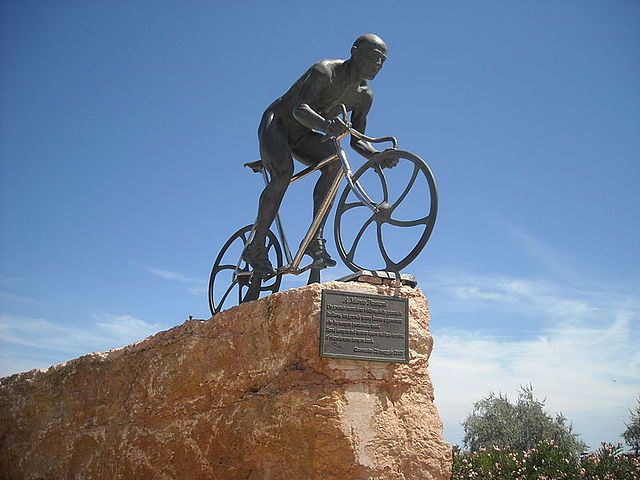 Statue of Marco Pantani