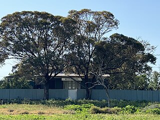 <span class="mw-page-title-main">Mossgiel, New South Wales</span> Former town in New South Wales, Australia