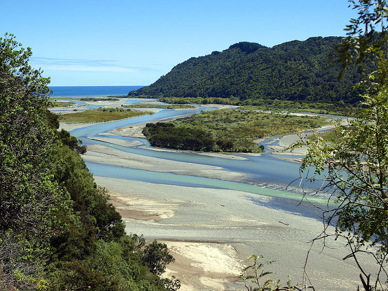 File:Motu River, Opotiki District.jpg