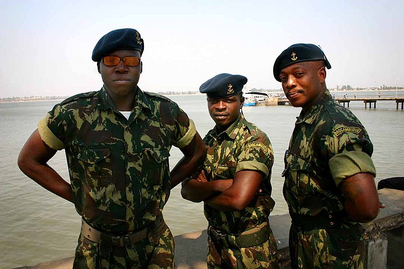 File:Mozambique army personnel.jpg