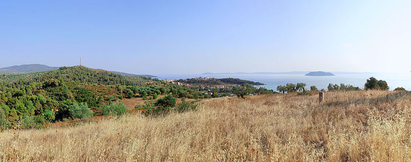 File:Neos Marmaras and Kelyfos panoram.jpg