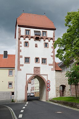 Neubrunn, Hauptstraße 53, Torturm-002