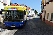 Deutsch: ORF-Niederösterreich-Sommertour-Bus in Gumpoldskirchen