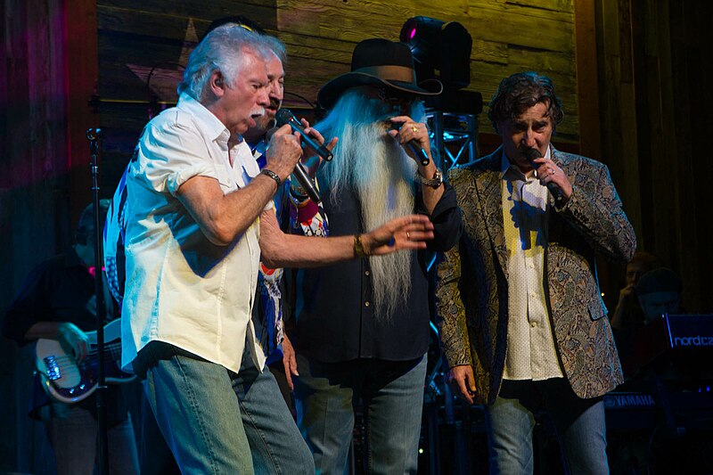 File:Oak Ridge Boys at the Redneck Country Club, April 14, 2017 MG 2152 (33907116242).jpg