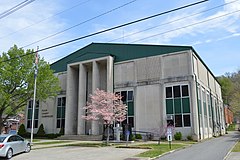 A memorial to the disaster sits in front of the old Floyd County Courthouse in Prestonsburg. Old courthouse, Prestonsburg.jpg