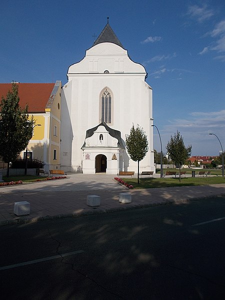 File:Our Lady church, facade, 2017 Nyírbátor.jpg