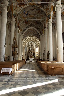 Kirchenschiff der Pfarrkirche Sterzing