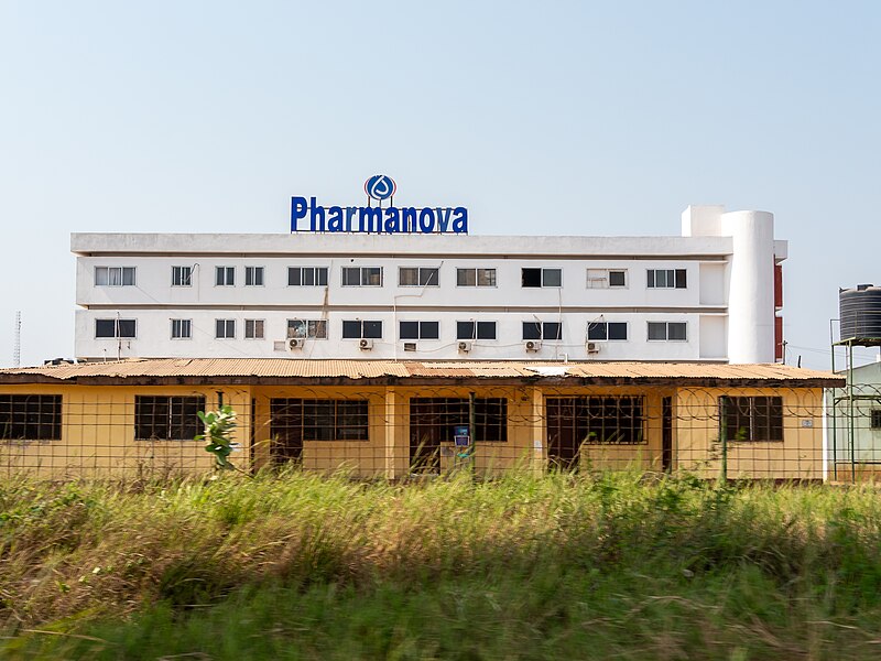 File:Pharmanova, Korle-Klottey (P1100240).jpg