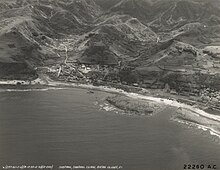 Aerial view of Sabtang, 1935 Philippine Island - Batan Islands - NARA - 68156374 (cropped).jpg