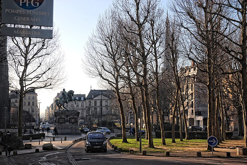 File:Place du Général de Gaulle, Rouen - panoramio (1).jpg