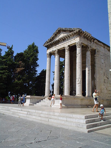 File:Pola Tempio di Augusto.JPG