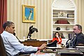 President Barack Obama får informasjon om orkanen