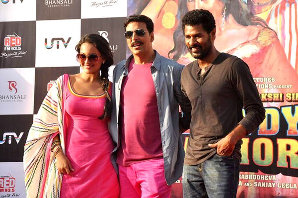 Deva with Sonakshi Sinha and Akshay Kumar during the promotion for the film Rowdy Rathore