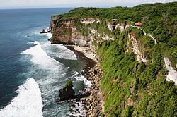 Pura Luhur Uluwatu: Bangunan kuil di Indonesia