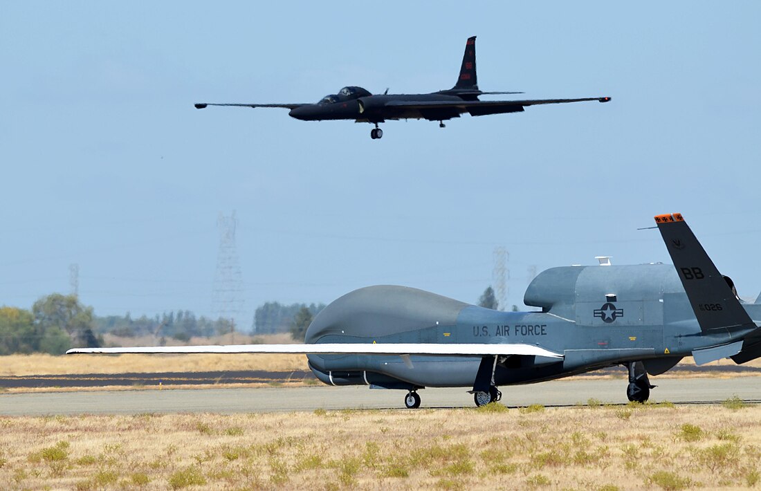 File:RQ-4 Meets U-2 (9824584333).jpg