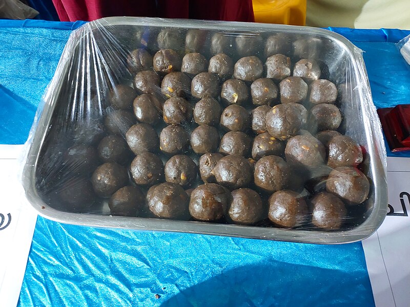 File:Ragi laddu 02.jpg