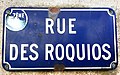 image:streetsign=https://upload.wikimedia.org/wikipedia/commons/0/0f/Roche_Maurice_quartier_de_Nantes_05.jpg