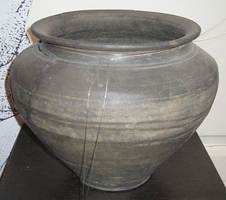 Roman cinerary urn, 2nd Century AD, UK Roman cinerary urn Alice Holt ware A.JPG