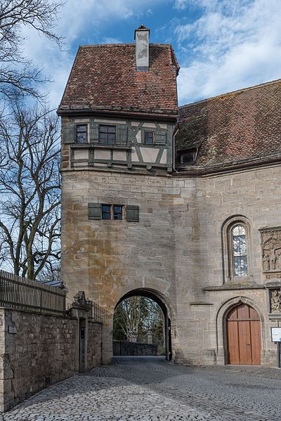 File:Rothenburg ob der Tauber, Stadtbefestigung, Klingenbastei, Äußeres Tor, Stadtseite-20160108-001.jpg