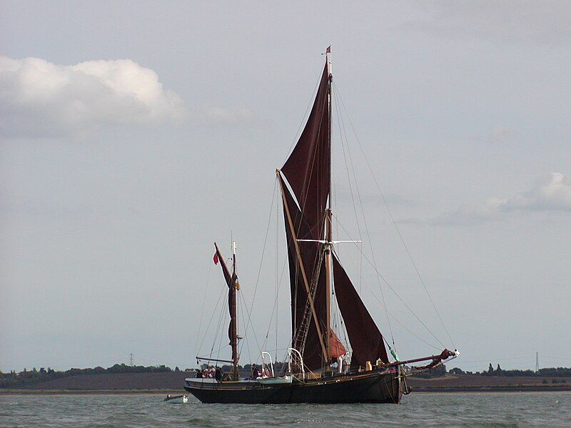 File:Sailing Barge Thalatta River Blackwater 2004.jpg