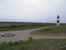 Sankaty Light at its current location. The former location is where the benches are Sankaty2010.JPG