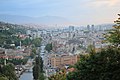 Blick über Sarajevo mit der charakteristischen Silhouette des Igman im Hintergrund