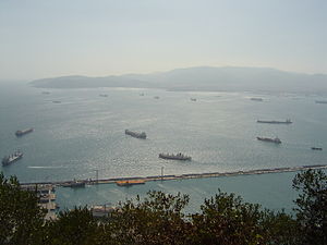 Schiffe Bucht Gibraltar.jpg