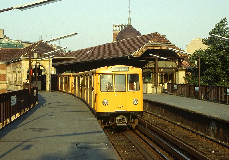 File:Schlesisches Tor metro 1990 1.jpg