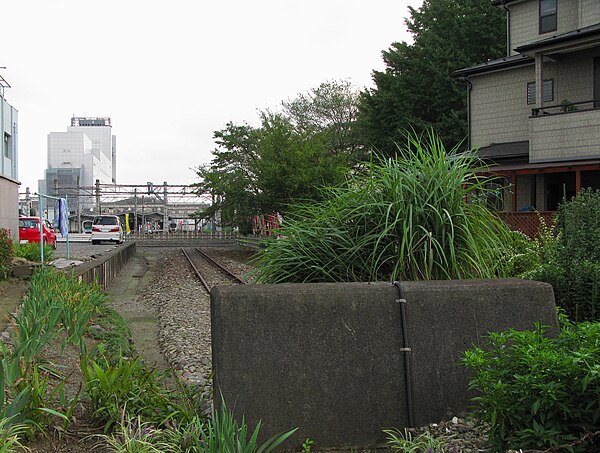 Buffer stop at the end of a severed former run-round track to the west of the station, October 2010