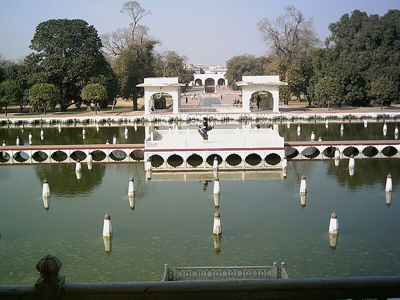 File:Shalimar garden2.JPG