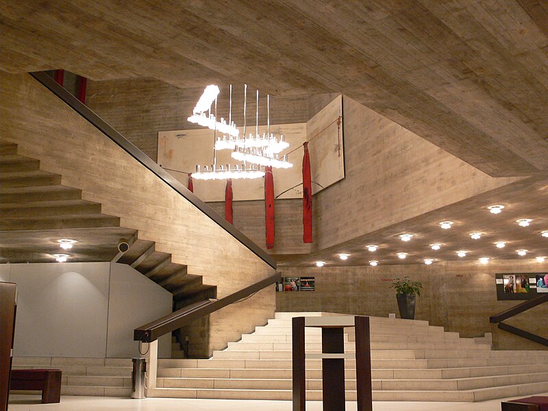 File:St Gallen Theater Treppe.jpg