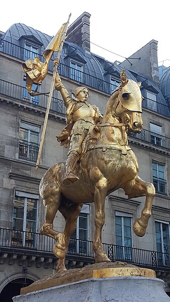 File:Statue of Jeanne d'Arc in Paris, Place des Pyramides.jpg