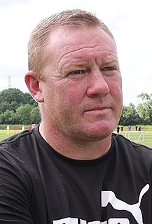 <span class="mw-page-title-main">Steve Watson</span> English footballer and manager