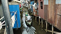 Banjar: Sungai Saka Dengen atawa Saka Dingin nang maalir matan kacamatan Banjarmasin Utara, Kuta Banjarmasin. Sungai ngini muharanya ka Sungai Alalak. Sungai ini baisi panjang 331,48 mitir wan libar 22 mitir. Bahasa Indonesia: Sungai Saka Dengen atau Saka Dingin yang mengalir di kecamatan Banjarmasin Utara, Kota Banjarmasin, Kalimantan Selatan. Sungai ini bermuara ke Sungai Alalak. Sungai ini memiliki panjang 331,48 meter dan lebar 22 meter. English: The Saka Dengen or Saka Dingin river flows in North Banjarmasin subdistrict, Banjarmasin City, South Kalimantan. This river flows into the River Alalak. This river has a length of 331.48 meters and a width of 22 meters.