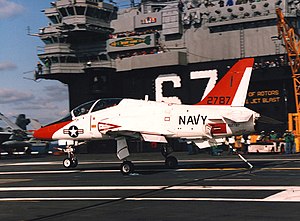 Un T-45 Goshawk à l'appontage