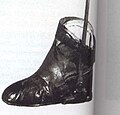 Ортопедическая обувь Талейрана, теперь в Шато-де-Валансе.