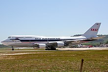 Boeing 747-400 (HS-TGP) with the retro livery