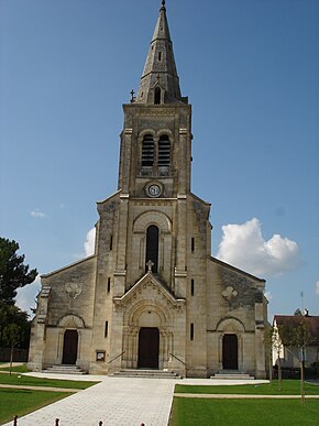 Tournon-Saint-Martin (36) - Église Saint-Martin - vue avant.jpg