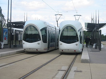 Tram stops can range from purpose-built, tram-exclusive infrastructure similar to train stations (example in Lyon), ...